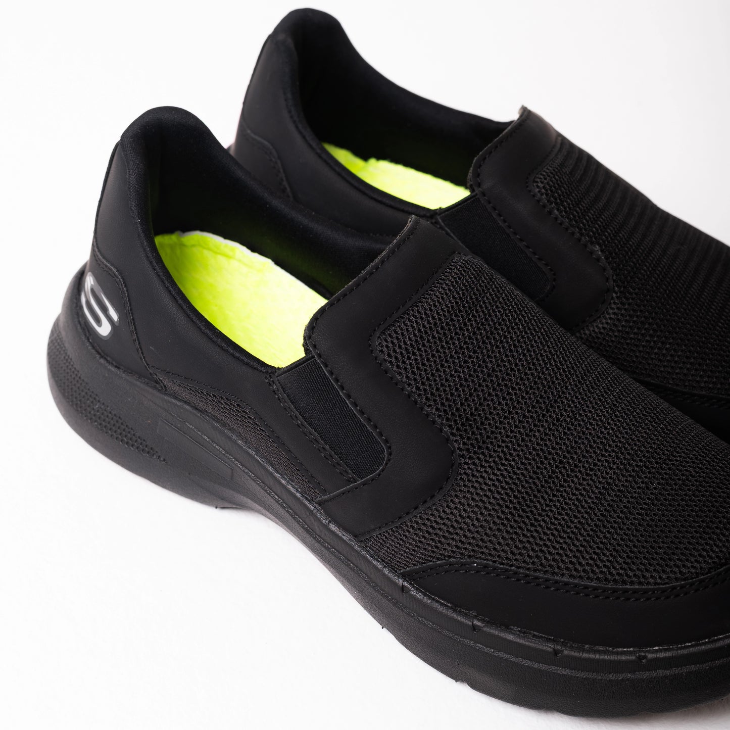 AirStride Slip-ins Skechers | Black