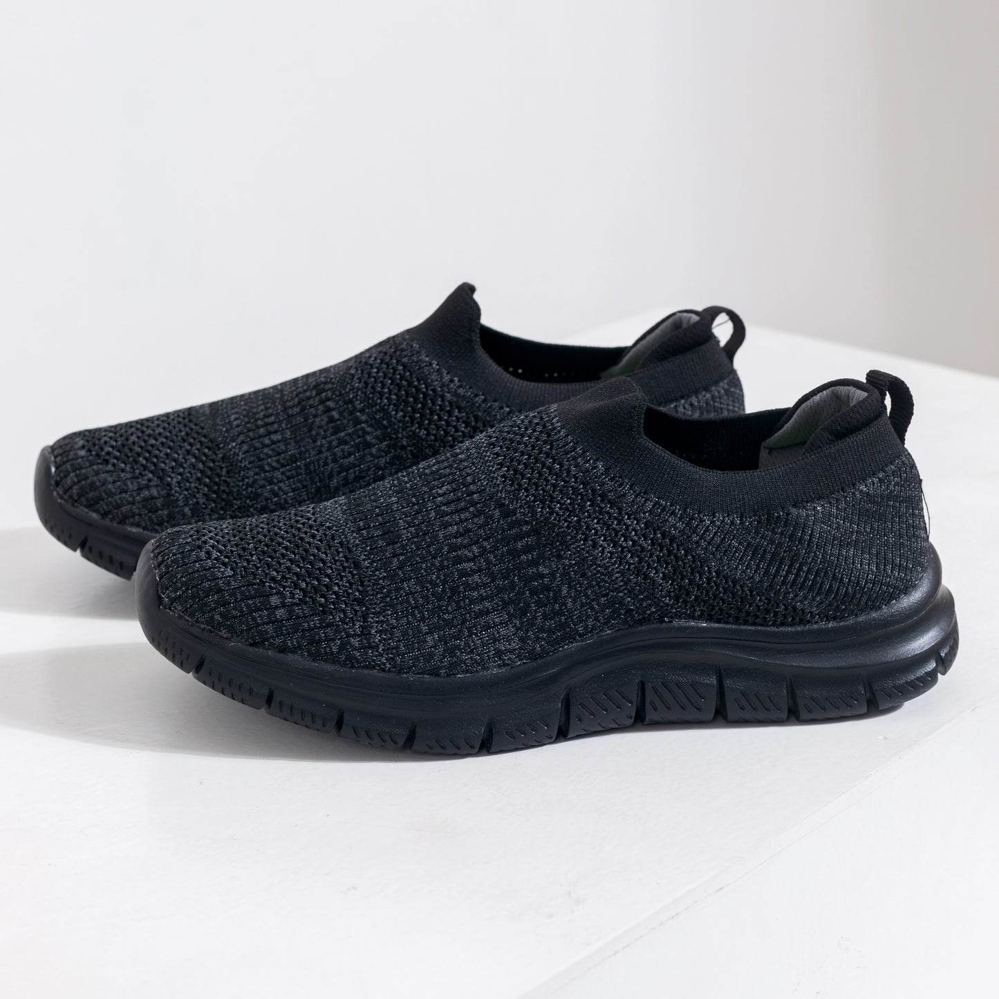 FlexiStride Slip on men sneaker | Black