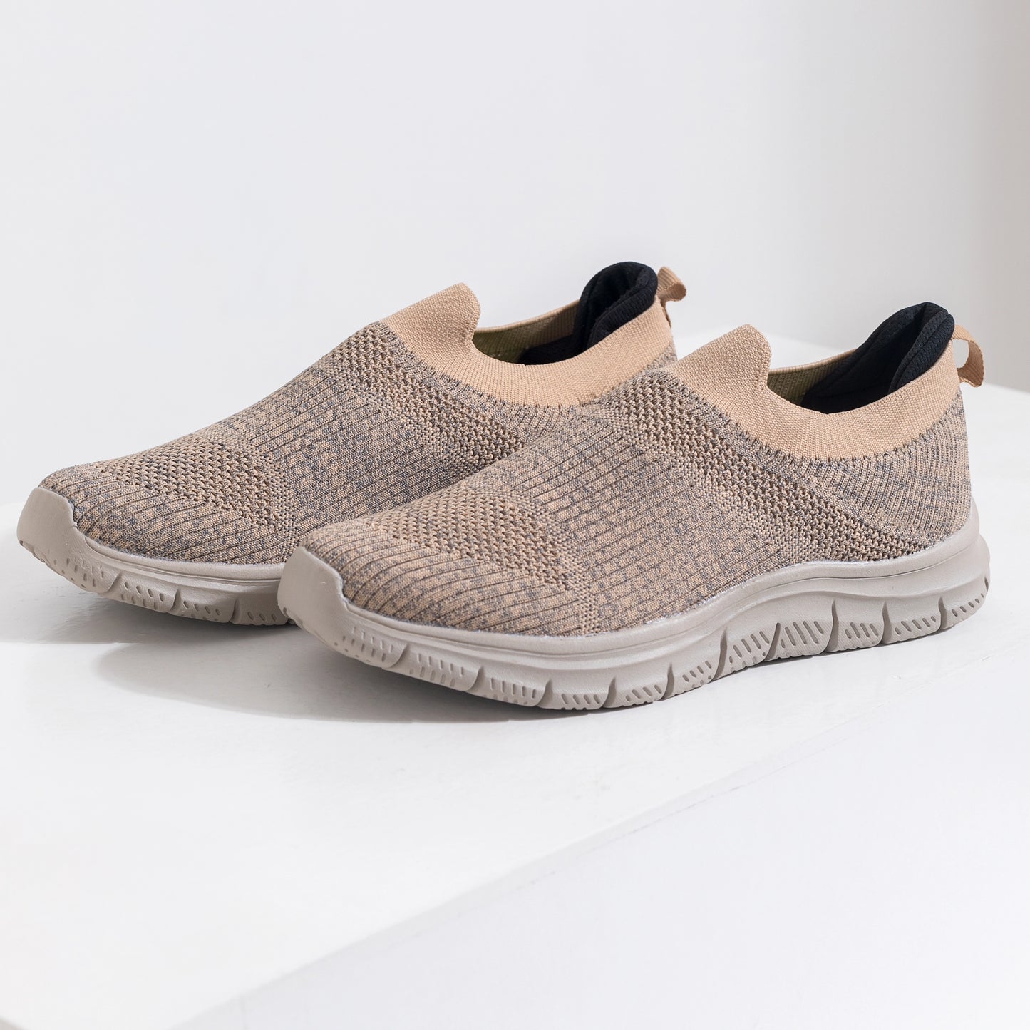 FlexiStride Slip on men sneaker | Beige
