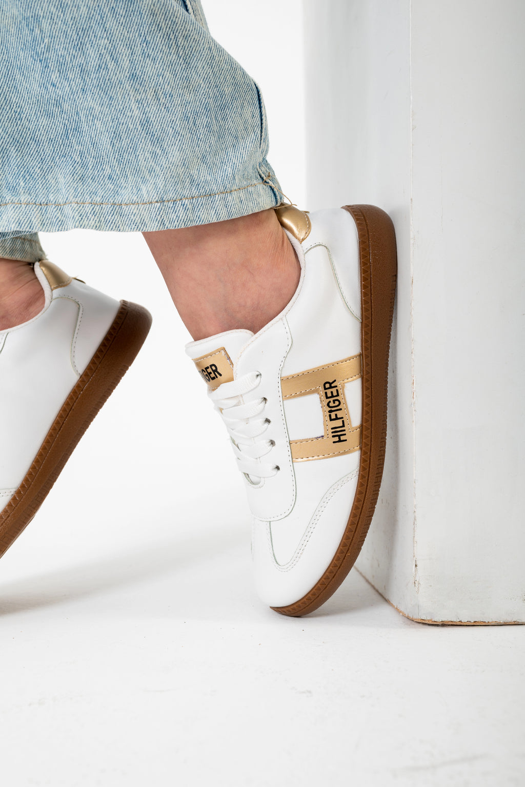 Core Flex women's Sneaker | Gold